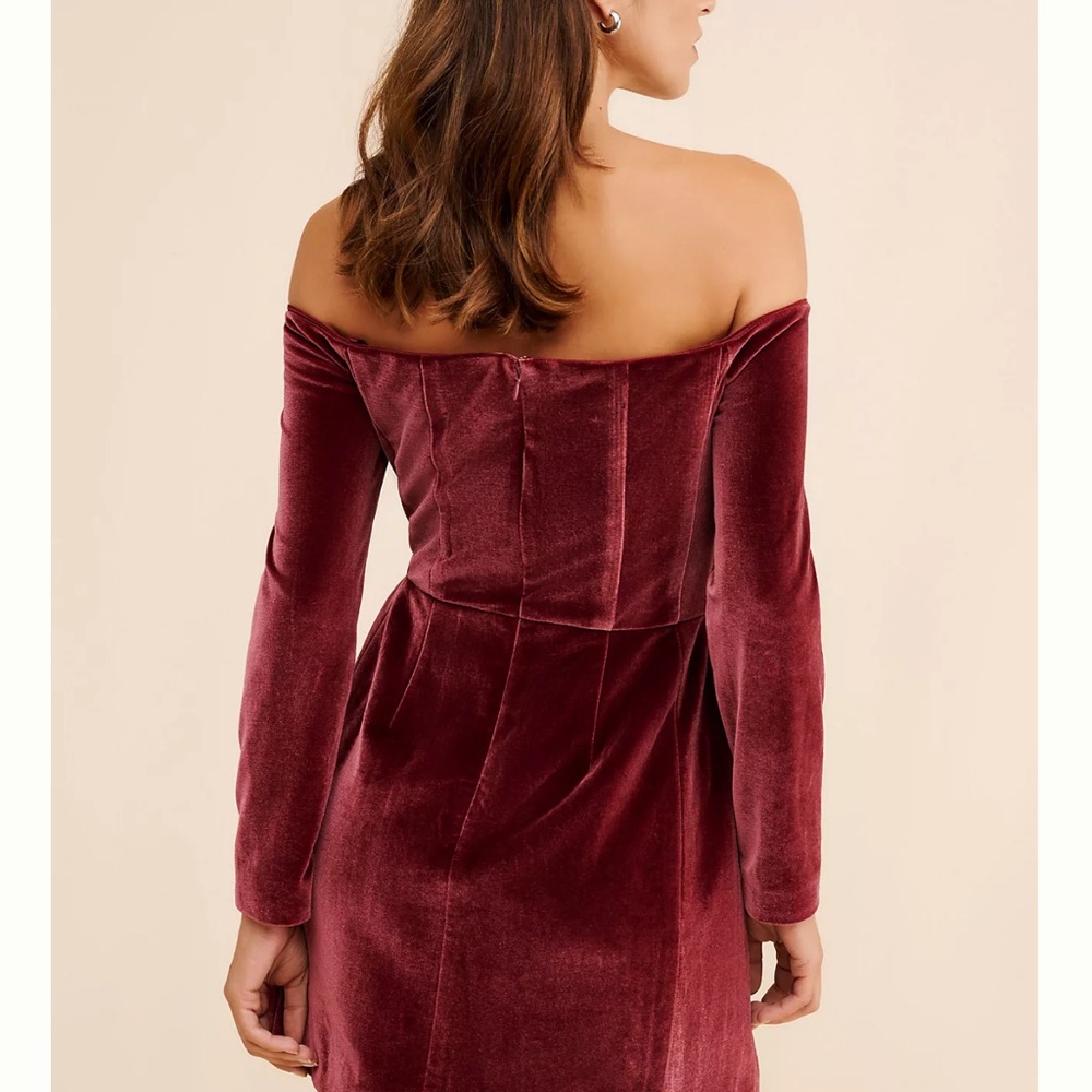 NAT Anthropologie Hutch Off-The-Shoulder Velvet Mini Dress Women’s SZ 0 in Wine‎ - Picture 3 of 8
